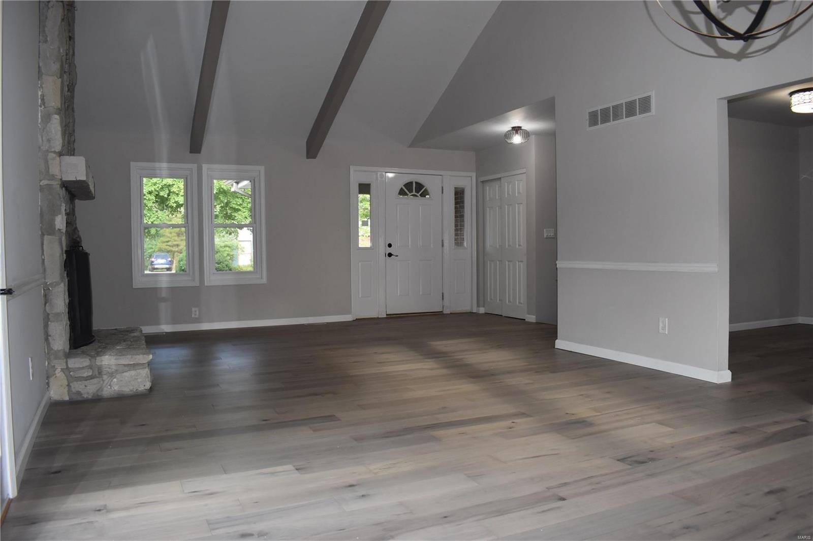 Londondary Dr, Ballwin, MO 63011