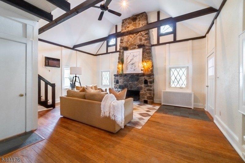 Mountainside Dr, Wayne, NJ 07470