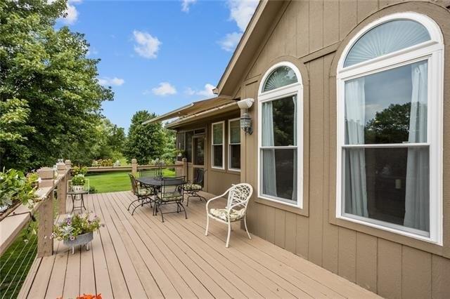 Se Canter Cir, Lees Summit, MO 64082