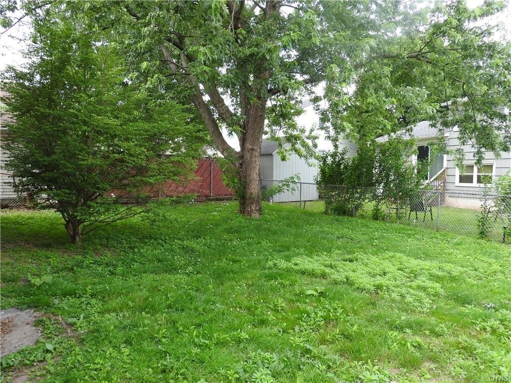 Exeter Ave, Liverpool, NY 13088