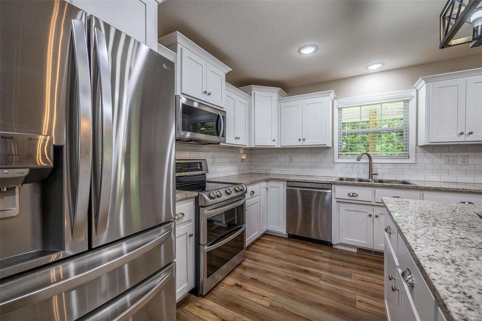 Fairfield Dr, Lebanon, MO 65536