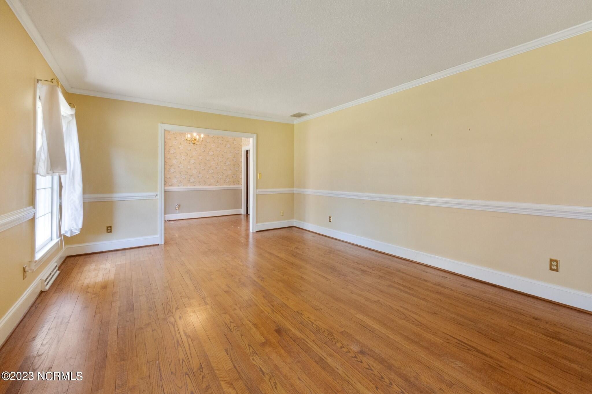 Saint James Pl, Kinston, NC 28504