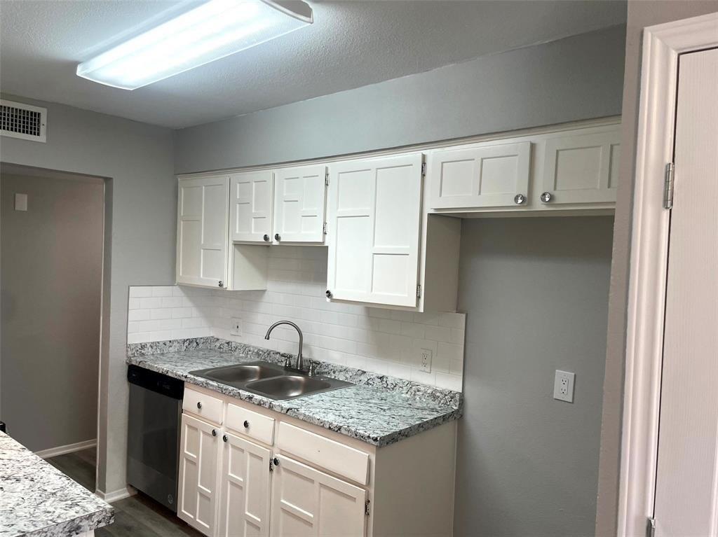 Coronado St, Arlington, TX 76014