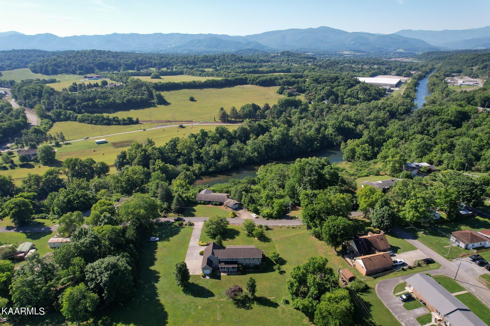 Belton Ave, Newport, TN 37821