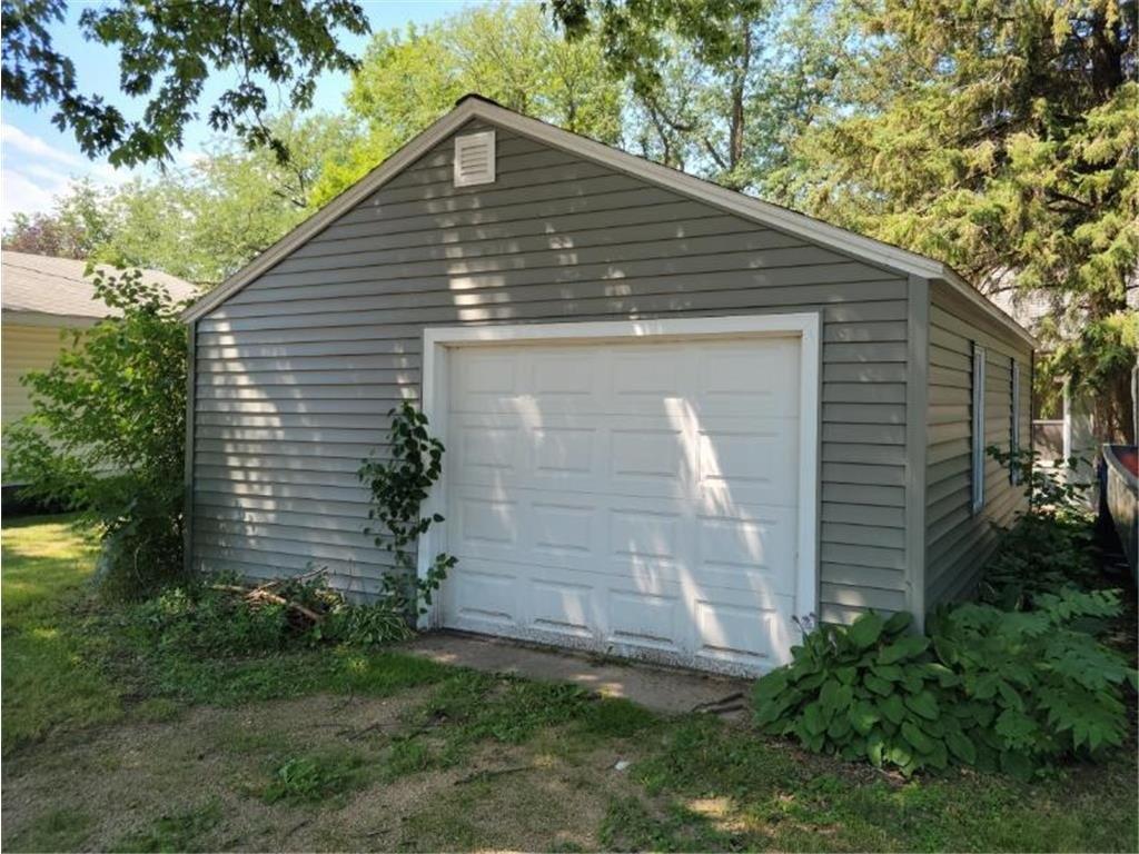 5th St Sw, Wells, MN 56097