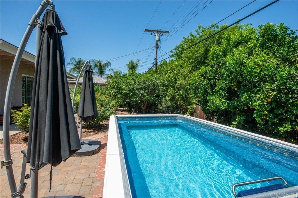 Erwin St, Tarzana, CA 91335