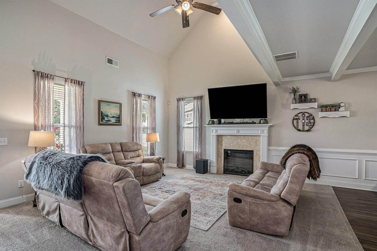 Dixon Cir, Williamson, GA 30292