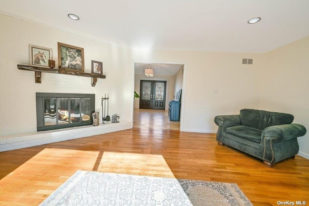 Soundview Dr, Port Jefferson, NY 11777