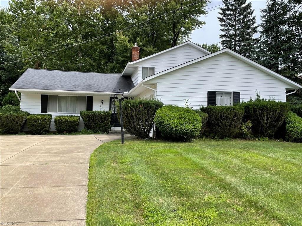 Hillrock Dr, Cleveland, OH 44121