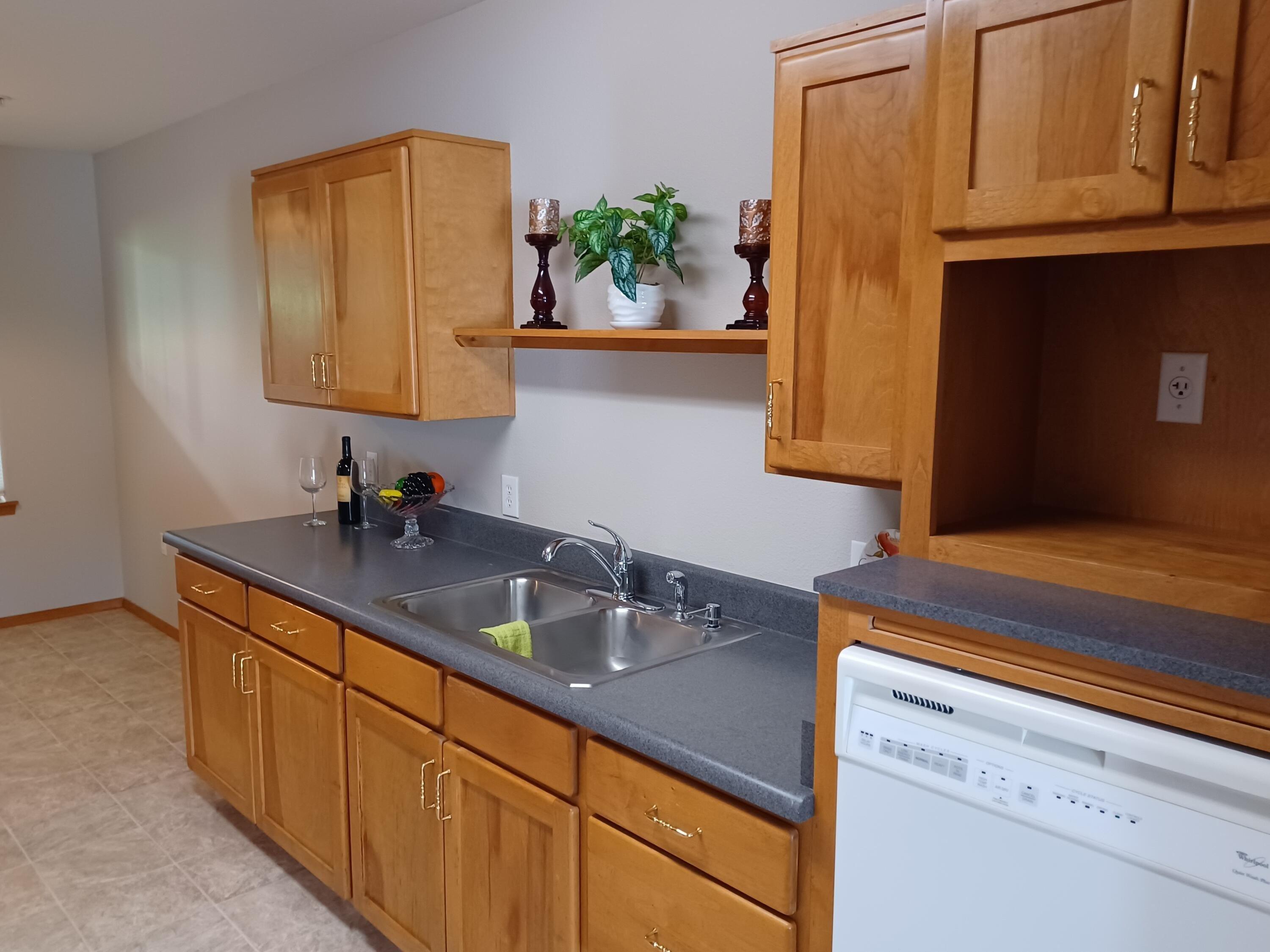 Mountain Meadows Cir, Ashland, OR 97520
