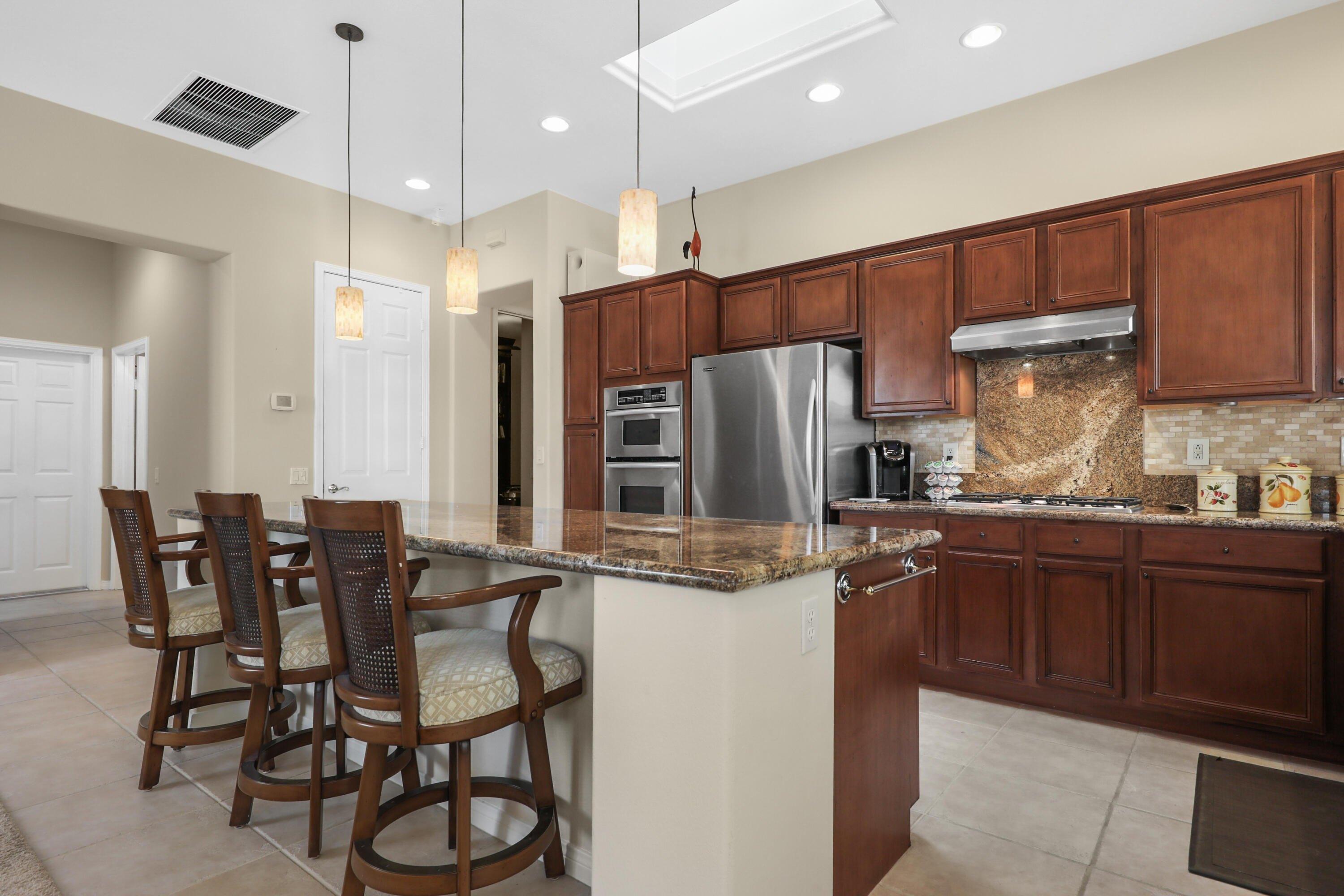 Sterling Ln, Palm Desert, CA 92211
