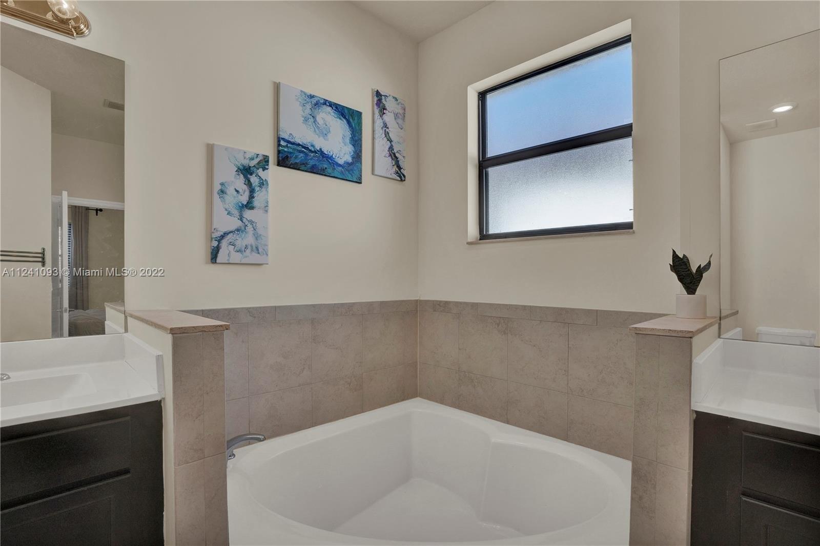 Ne 1st St, Homestead, FL 33033