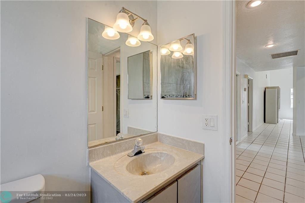 Nw 104th Ln, Coral Springs, FL 33071