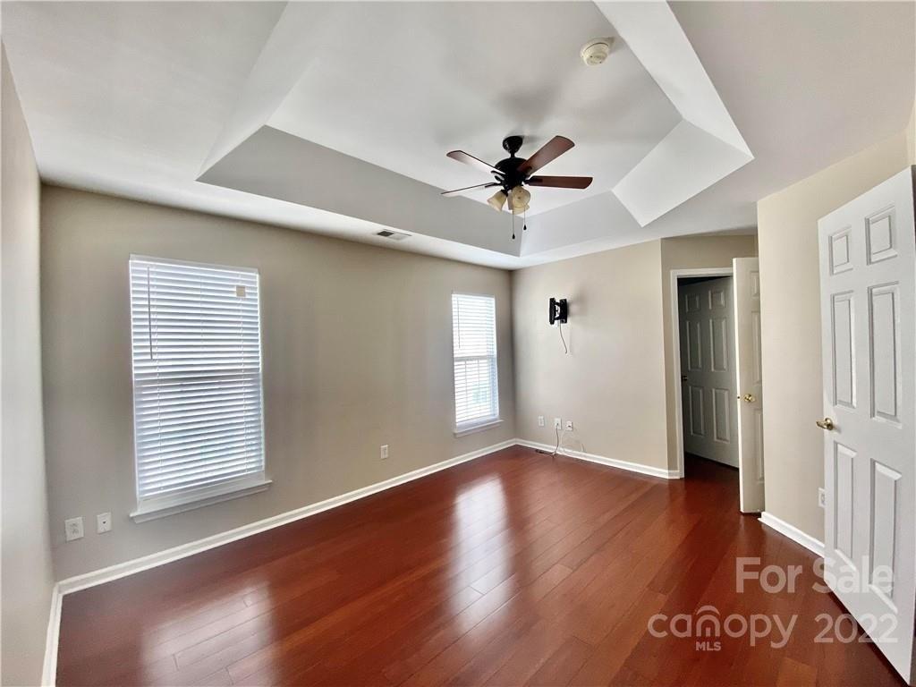 Garden Oaks Ln, Charlotte, NC 28273