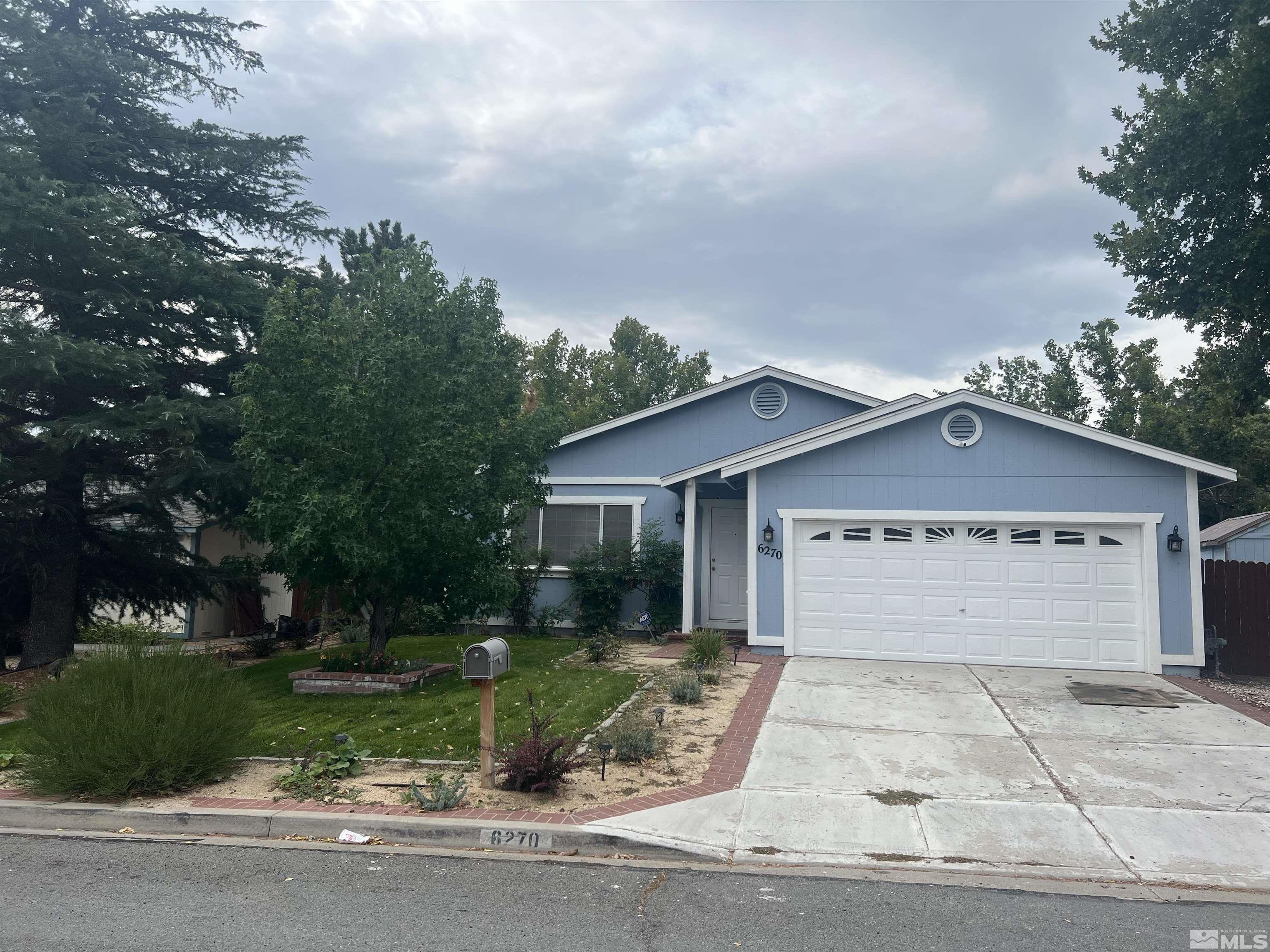 W Chinook Ct, Sun Valley, NV 89433