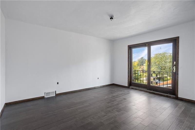 Pennsylvania Ave, Verona, PA 15147