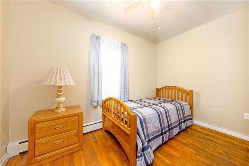 Maple Ave, Aliquippa, PA 15001
