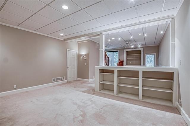 Park Cir, Shawnee, KS 66216