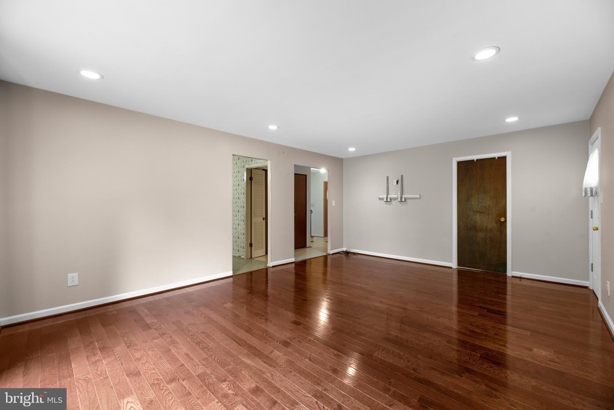 Carlton Crest Ct, Reisterstown, MD 21136