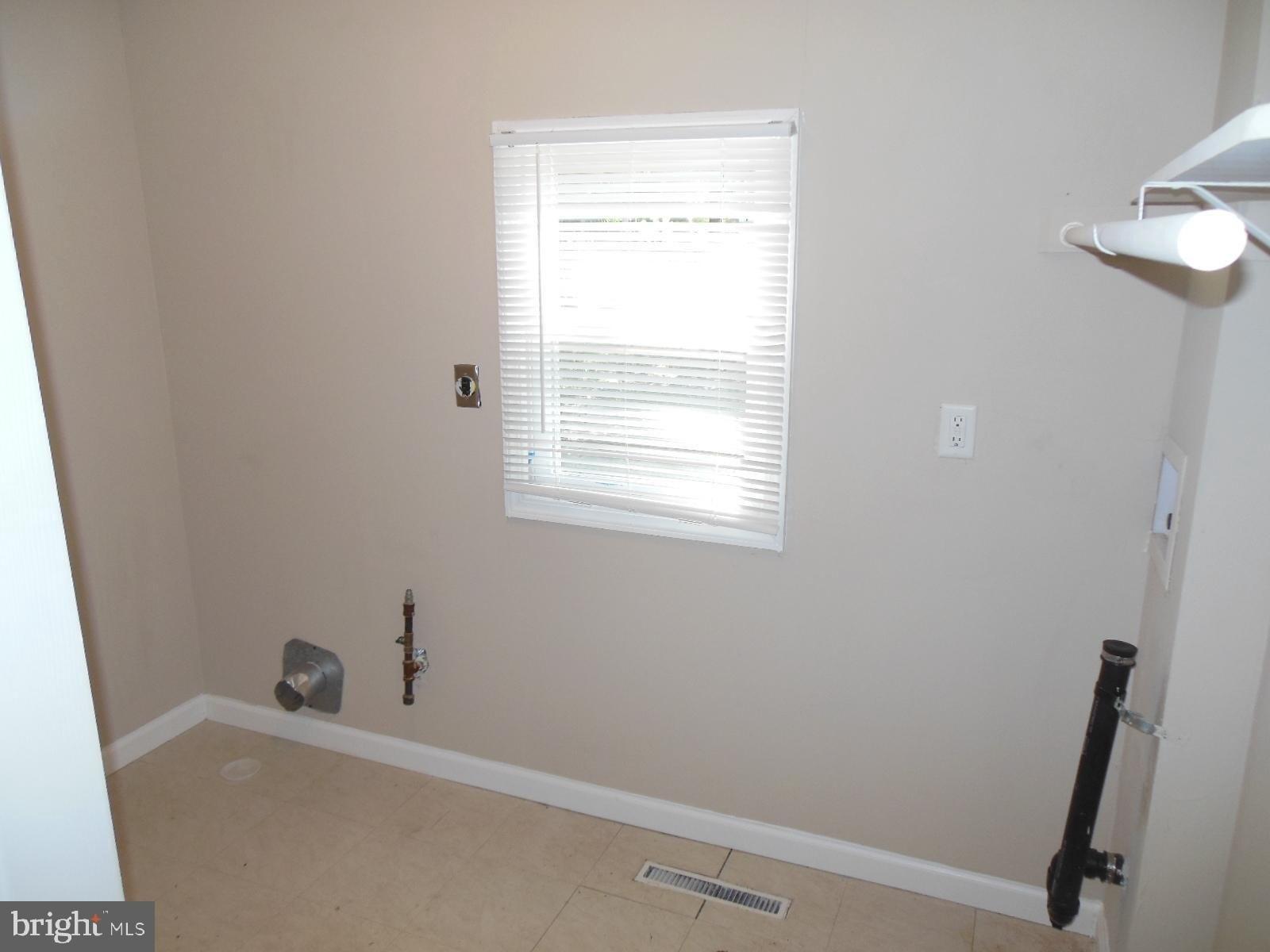 E Cloverdale Ave, Pine Hill, NJ 08021