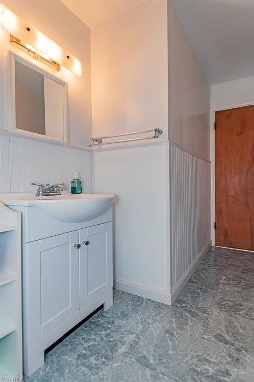 W 16th St, Ashtabula, OH 44004