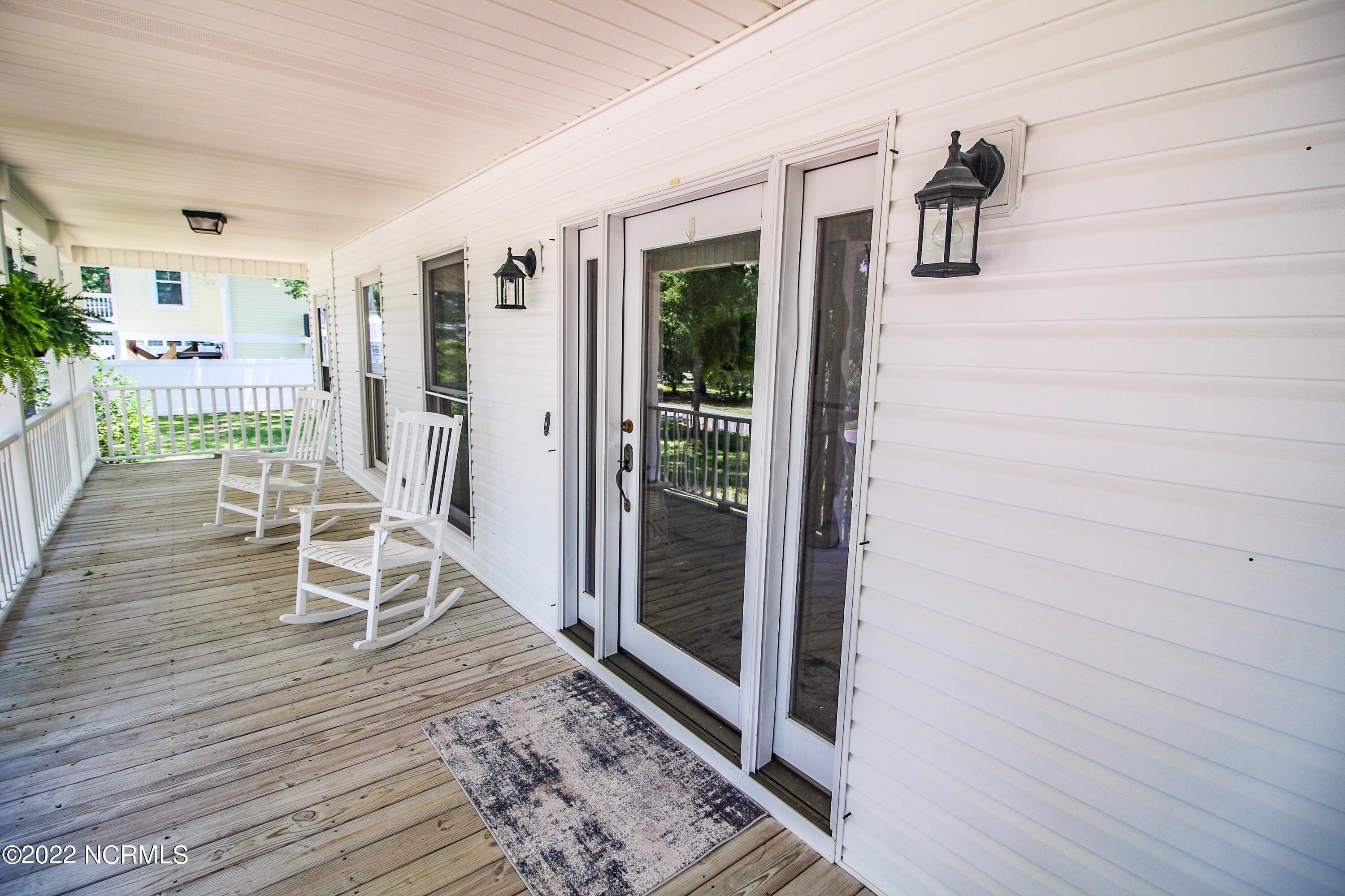 E Yacht Dr, Oak Island, NC 28465