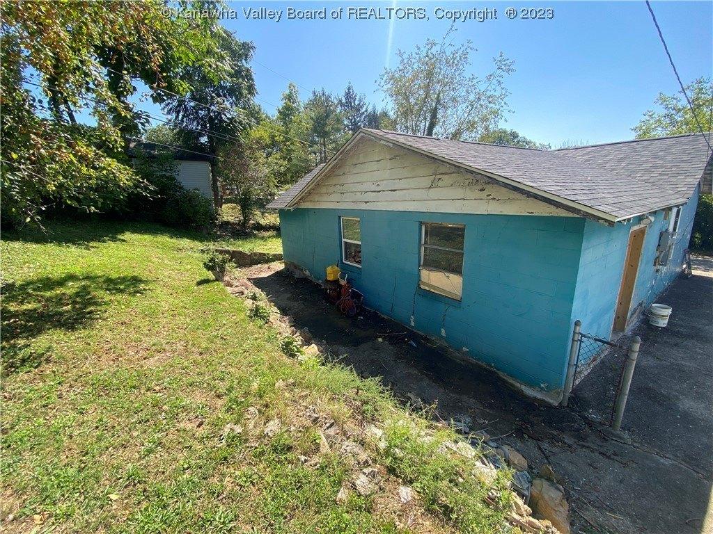 Serene Dr, Charleston, WV 25311