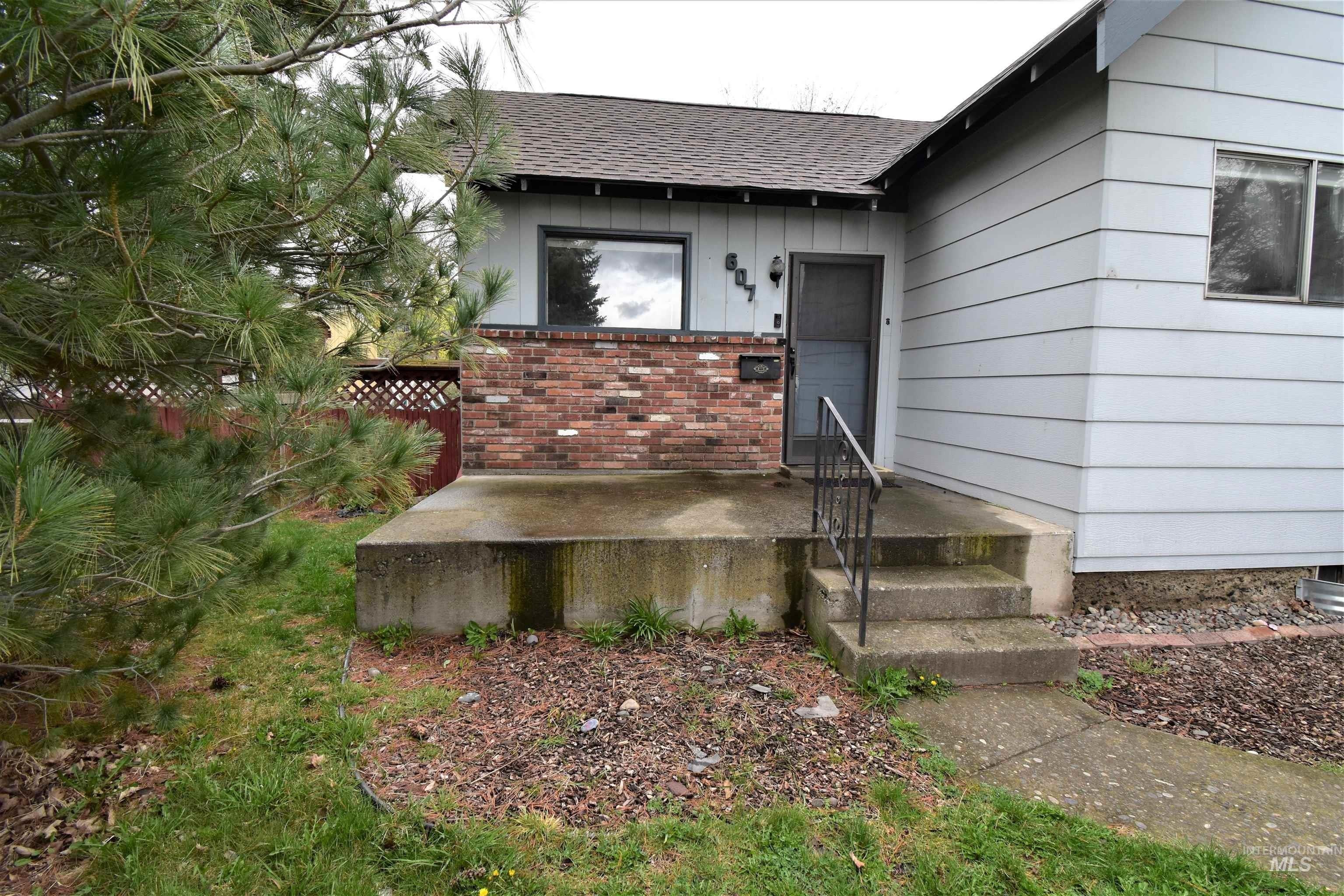 Burns St, Clarkston, WA 99403
