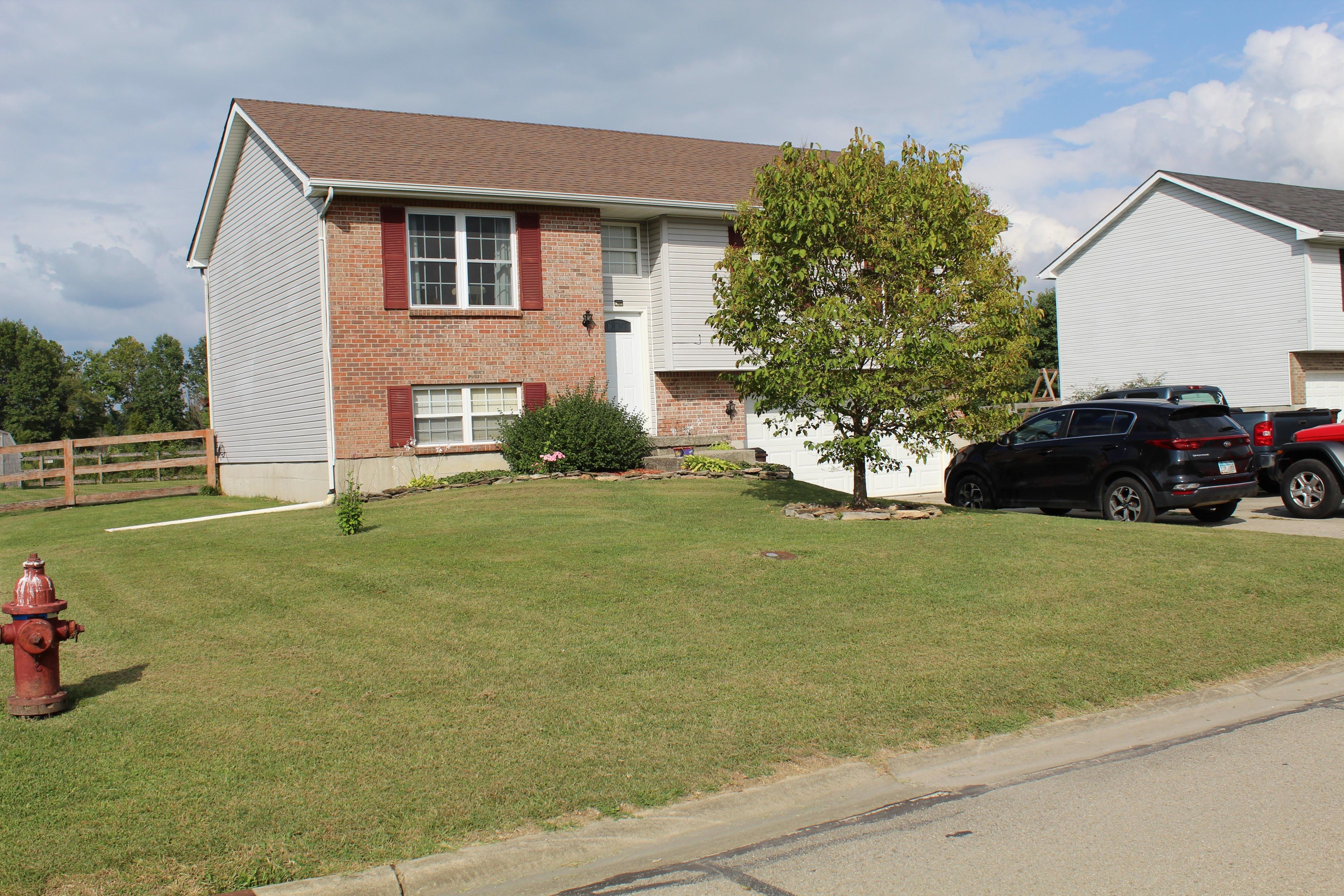 Robin Ave, Mount Orab, OH 45154