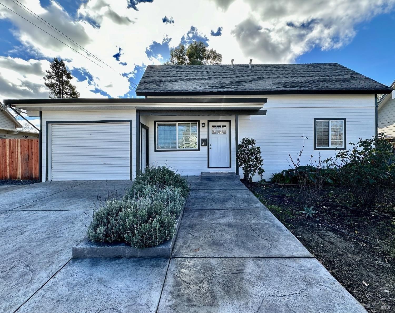Alta Dr, Petaluma, CA 94954