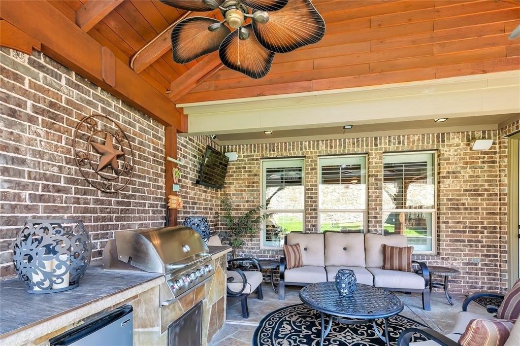 Canadian Dr, Irving, TX 75039
