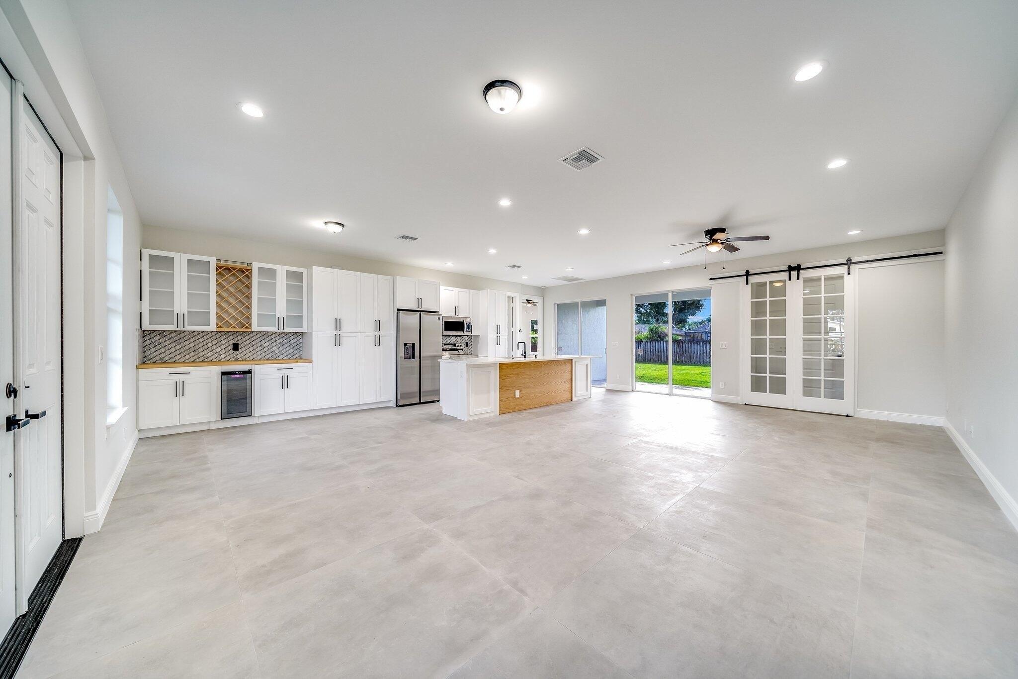 Se Floresta Dr, Port Saint Lucie, FL 34983