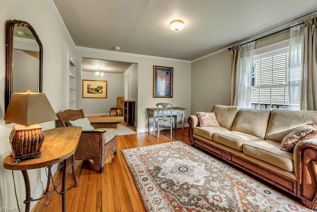 Bellview St, Winston Salem, NC 27103