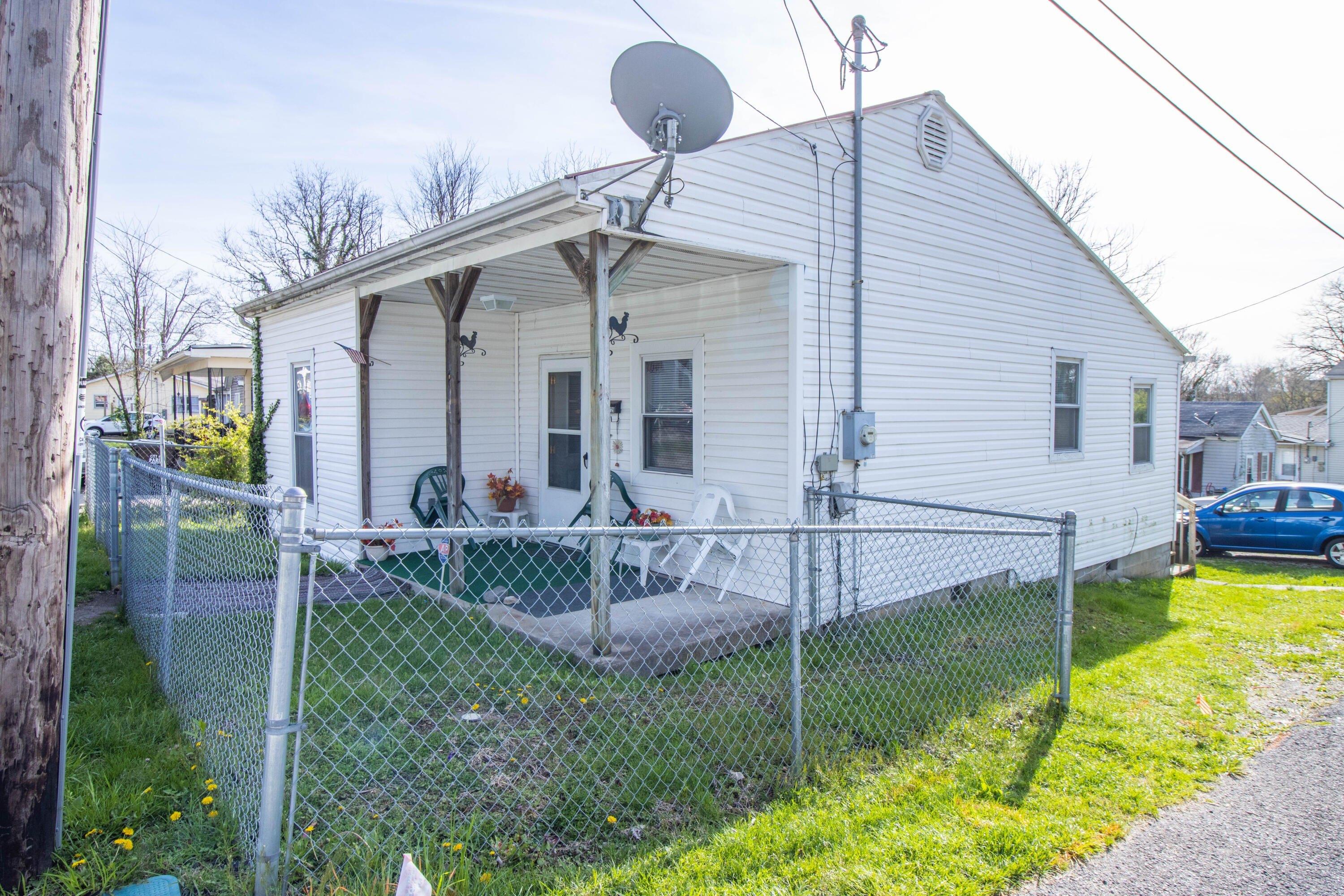 Williams St, Paris, KY 40361