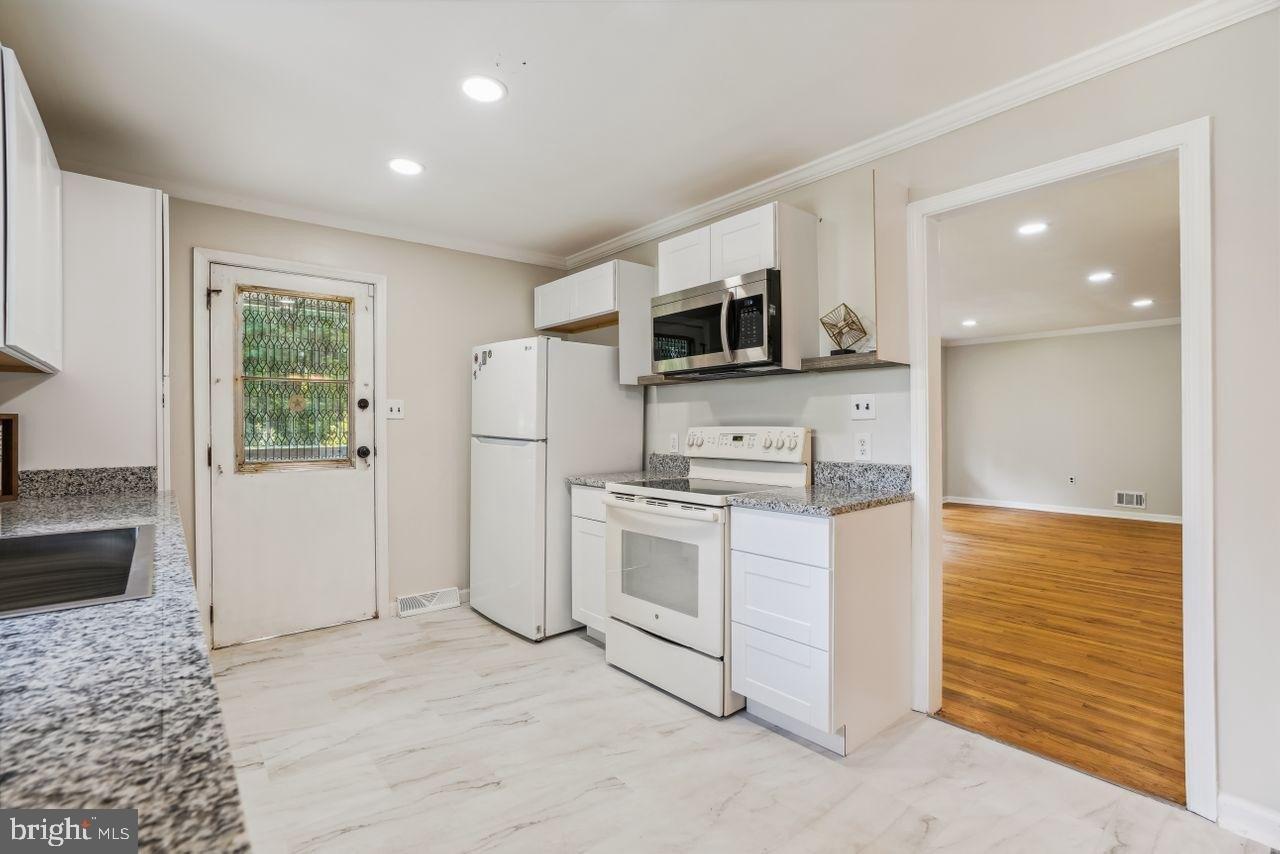 Suter Rd, Catonsville, MD 21228