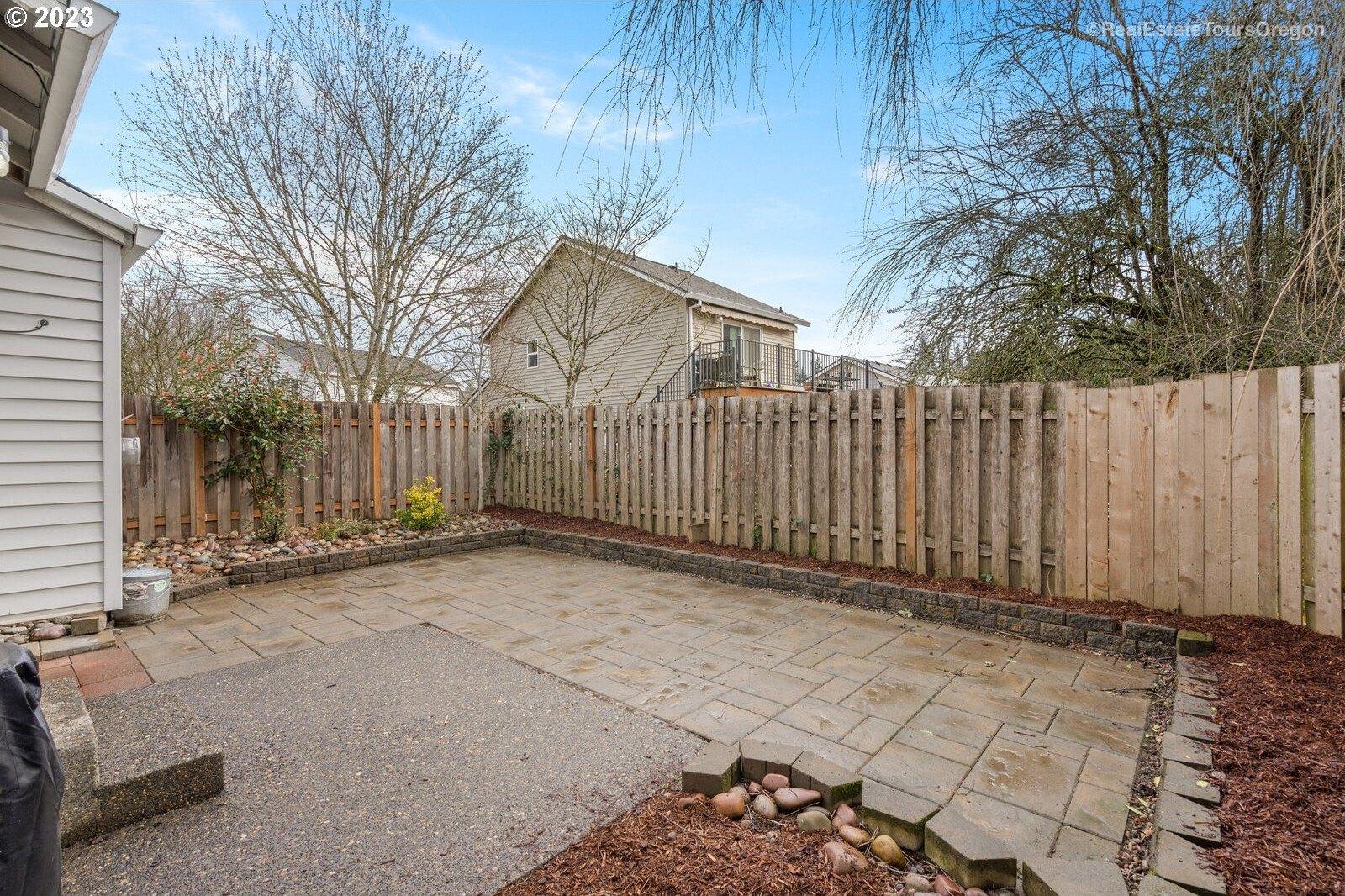 Ne Candlewood Pl, Hillsboro, OR 97124