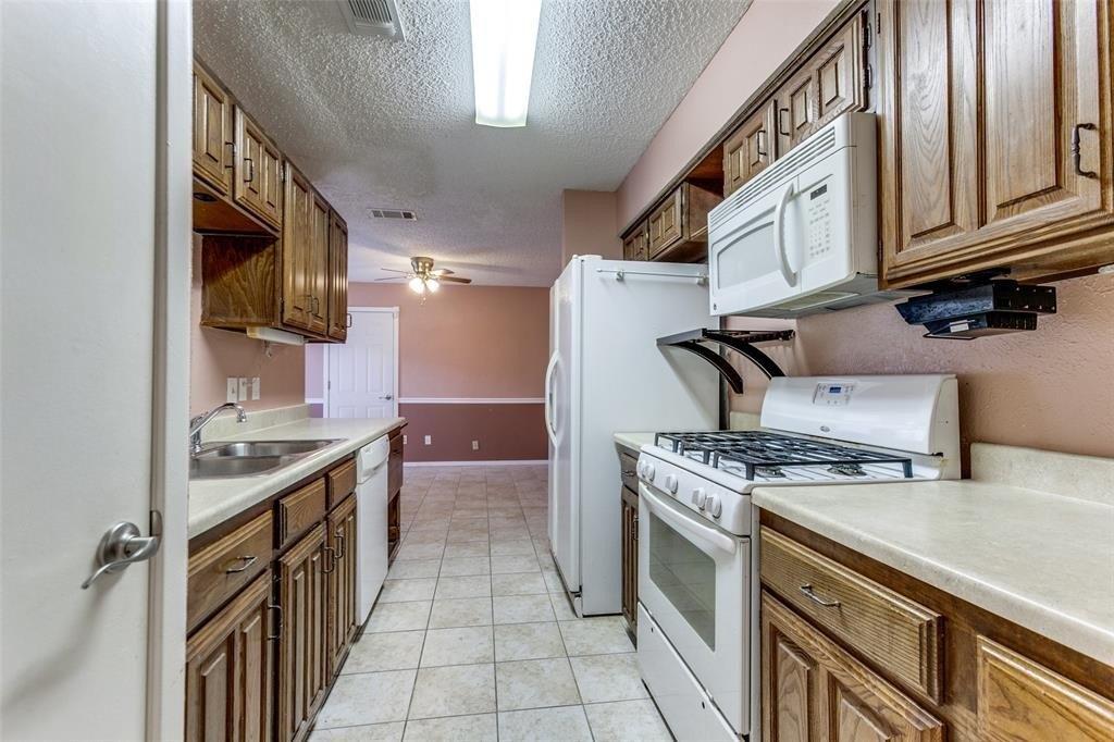 Wyndemere Ln, Garland, TX 75042