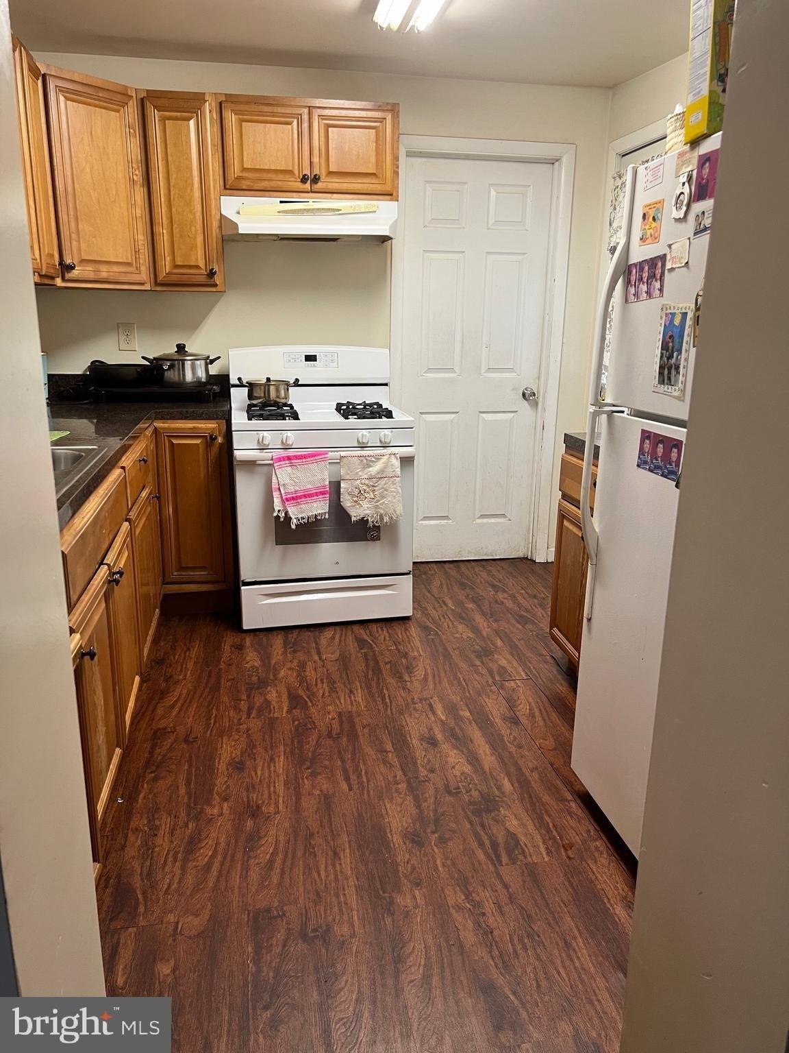 E Grape St, Vineland, NJ 08360