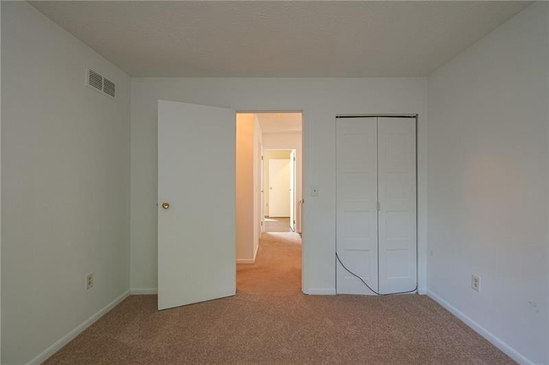 Springwater Ct, Coraopolis, PA 15108