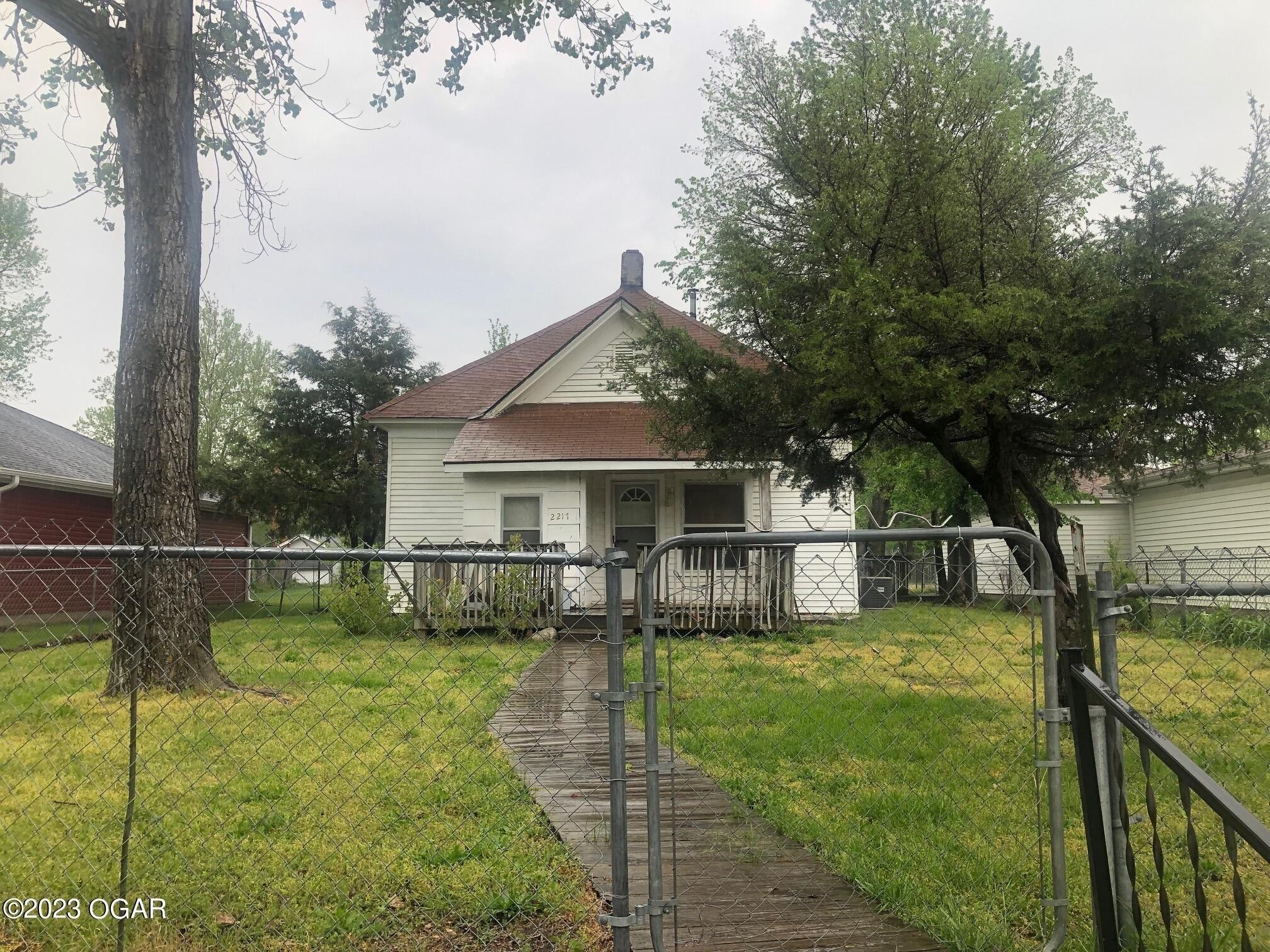 S Adele Ave, Joplin, MO 64804