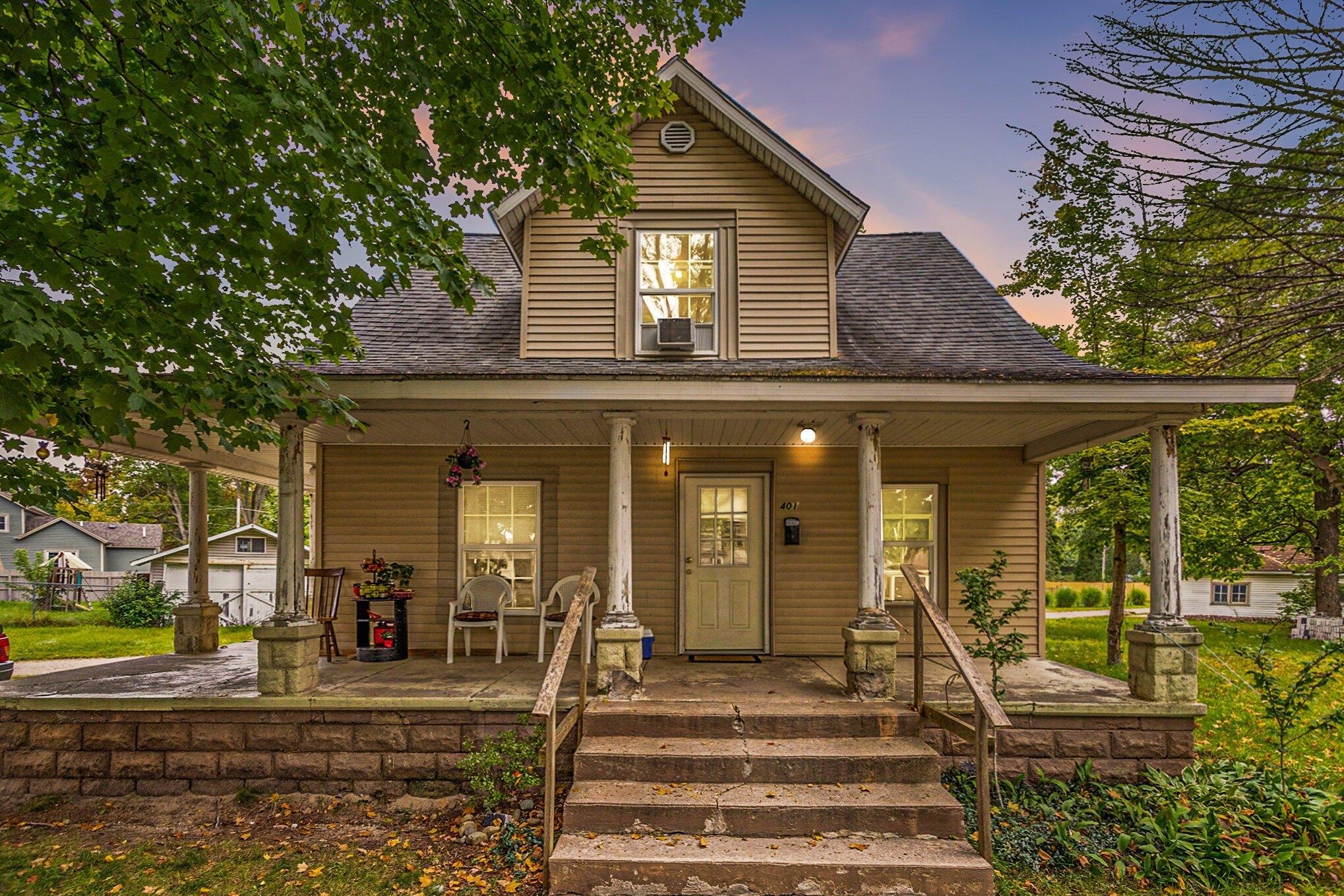 Oak St, Dowagiac, MI 49047