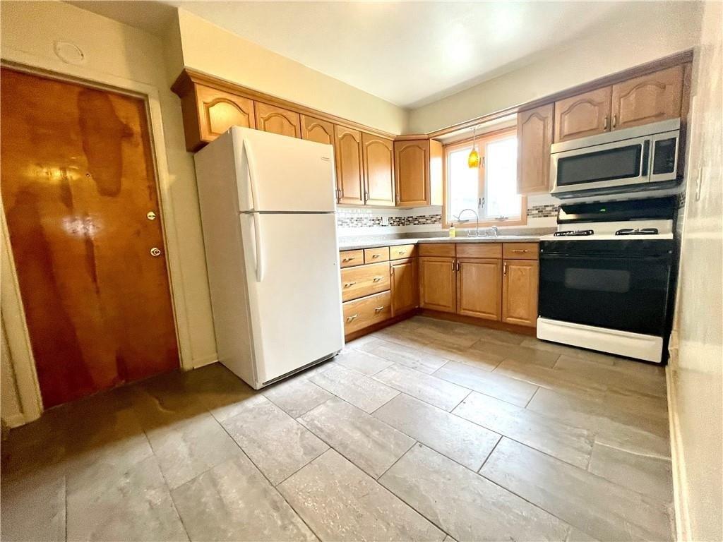 Forest Ave, Rochester, NY 14622