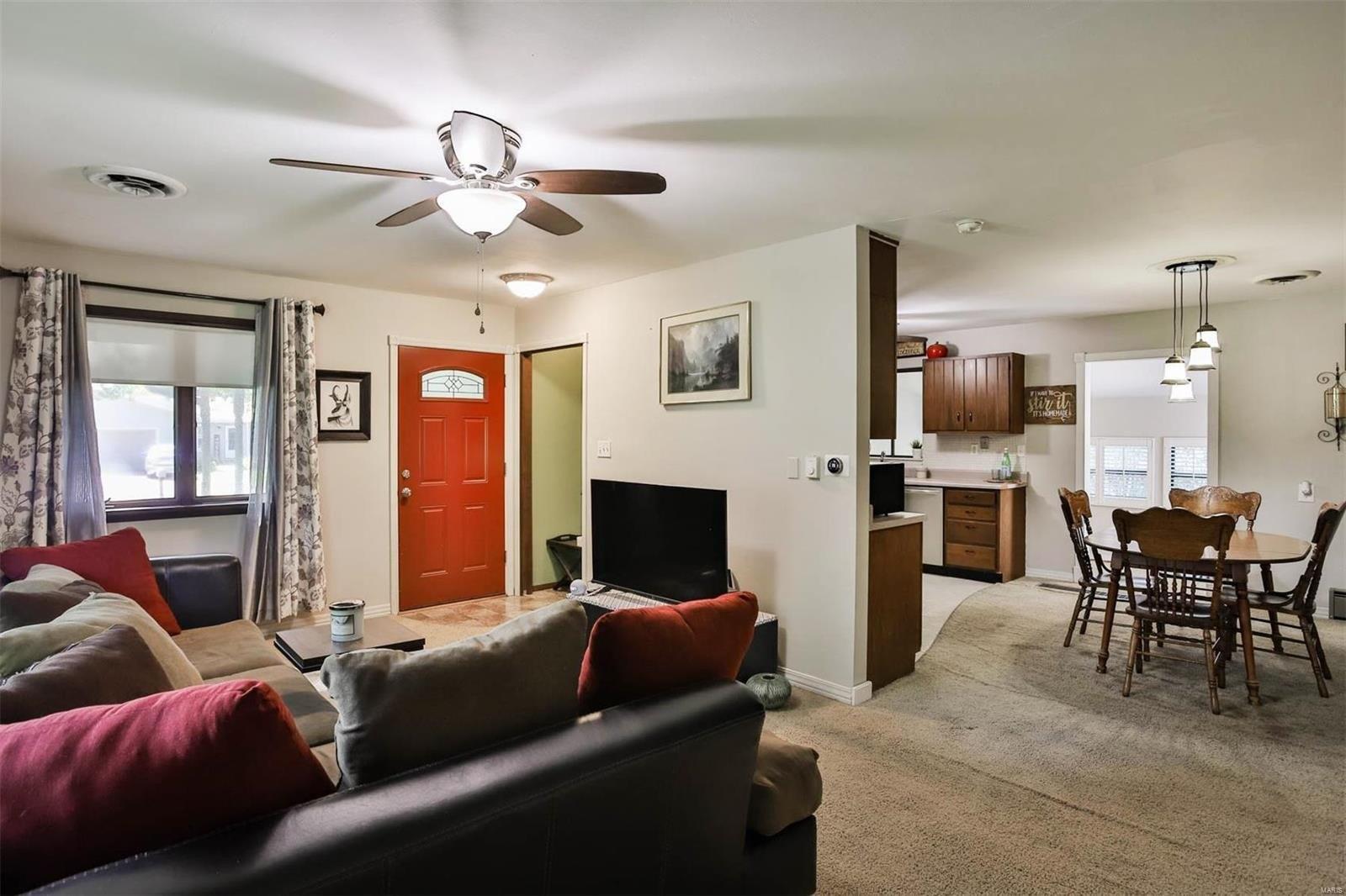 S Meadow Ln, Glen Carbon, IL 62034
