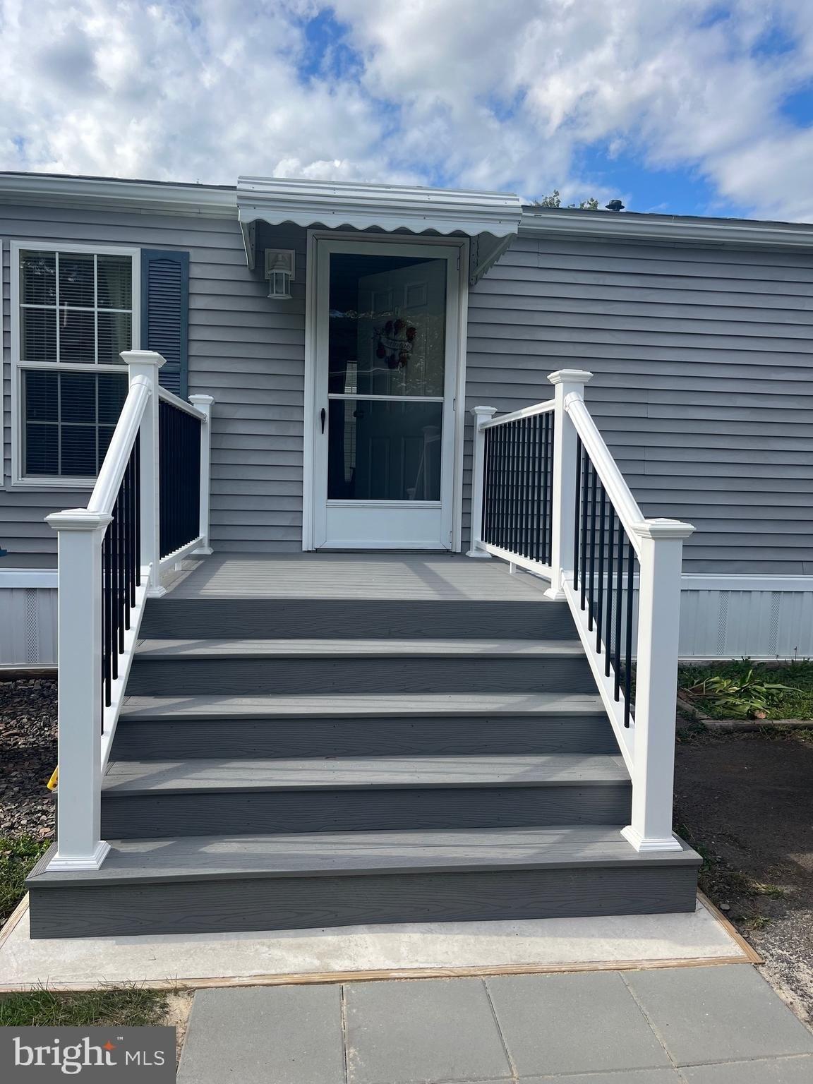 Willow Dr, Green Lane, PA 18054