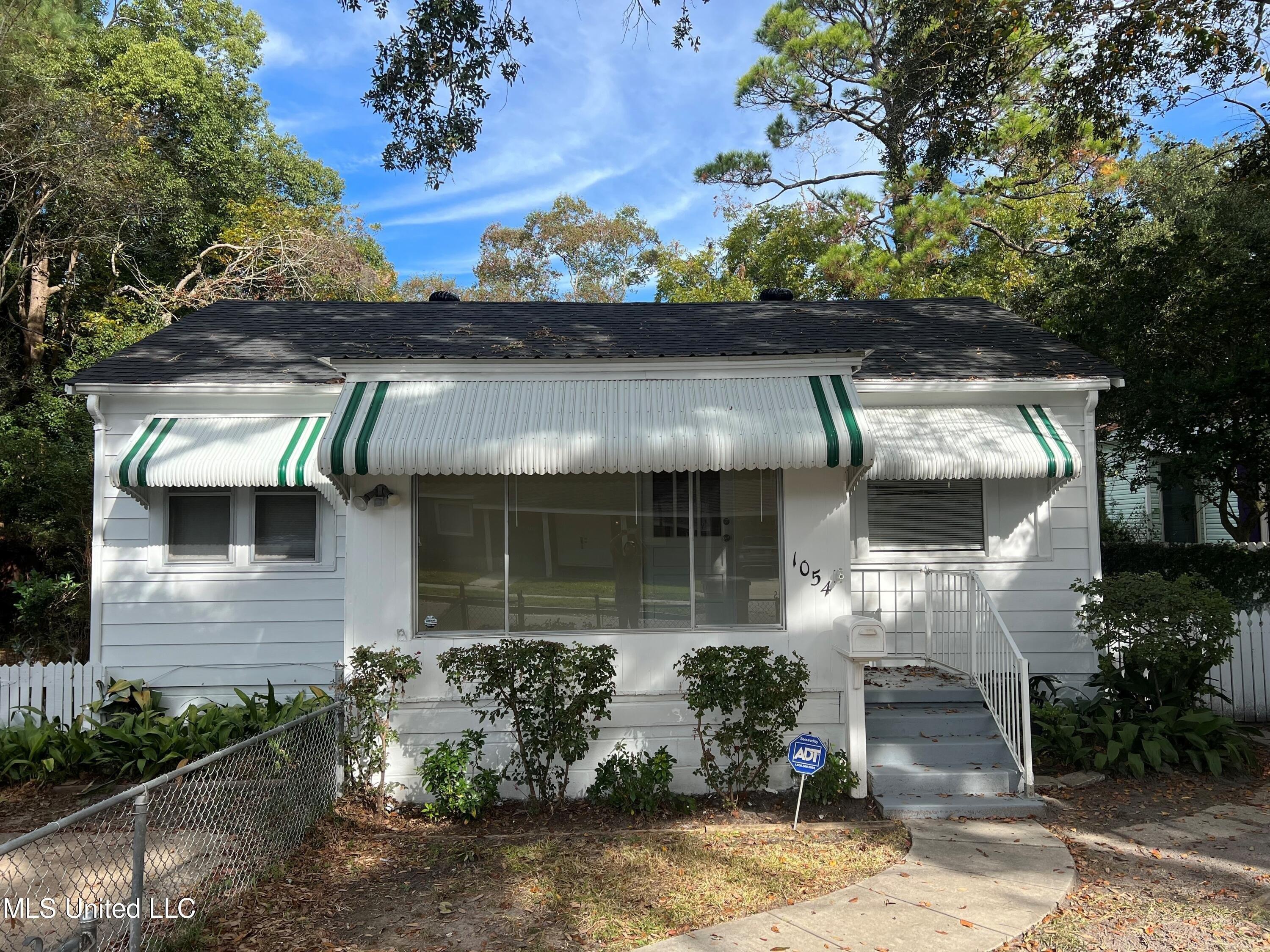 Columbus St, Biloxi, MS 39530