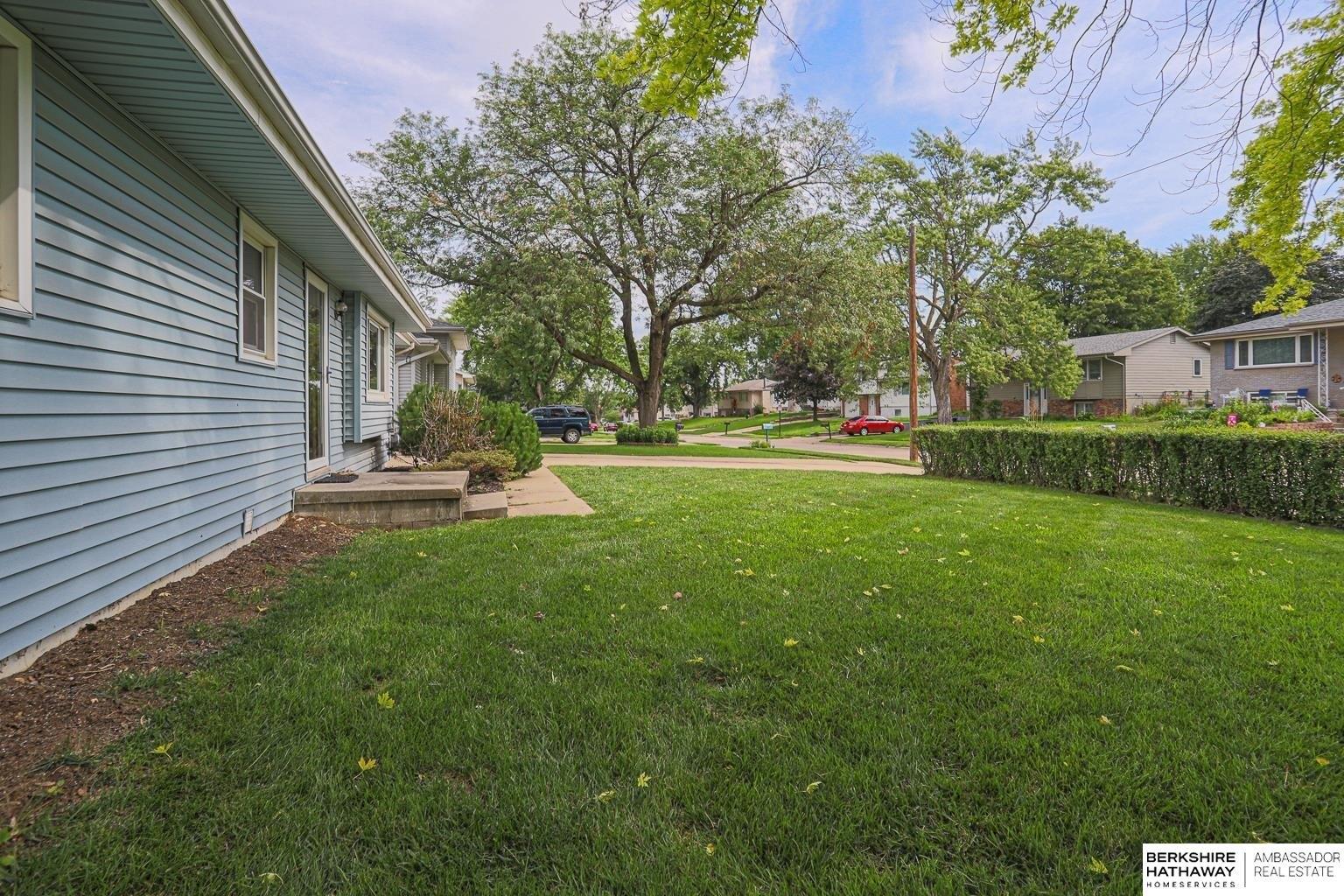 S 83rd Ave, Omaha, NE 68127