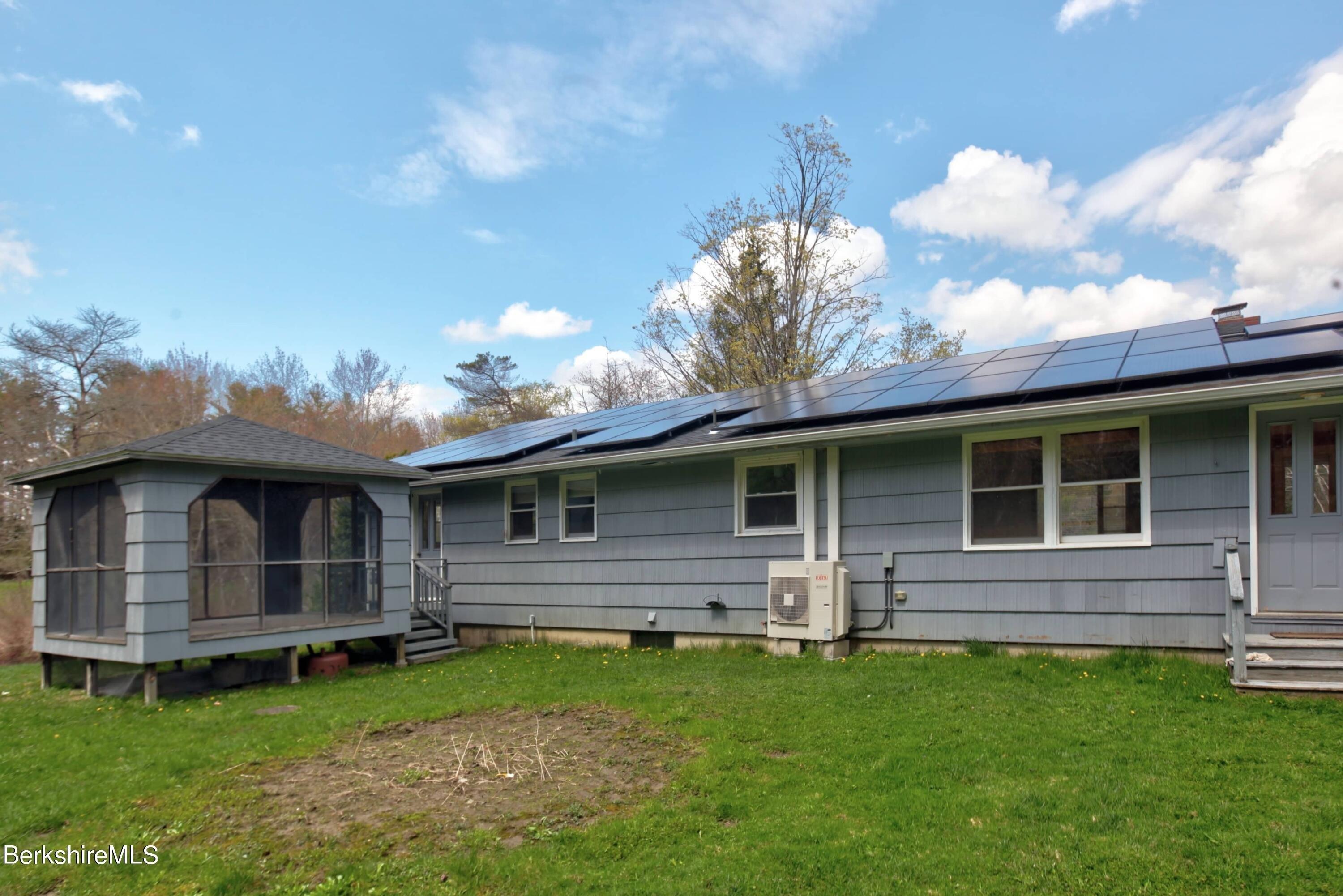 Lenox Rd, Richmond, MA 01254
