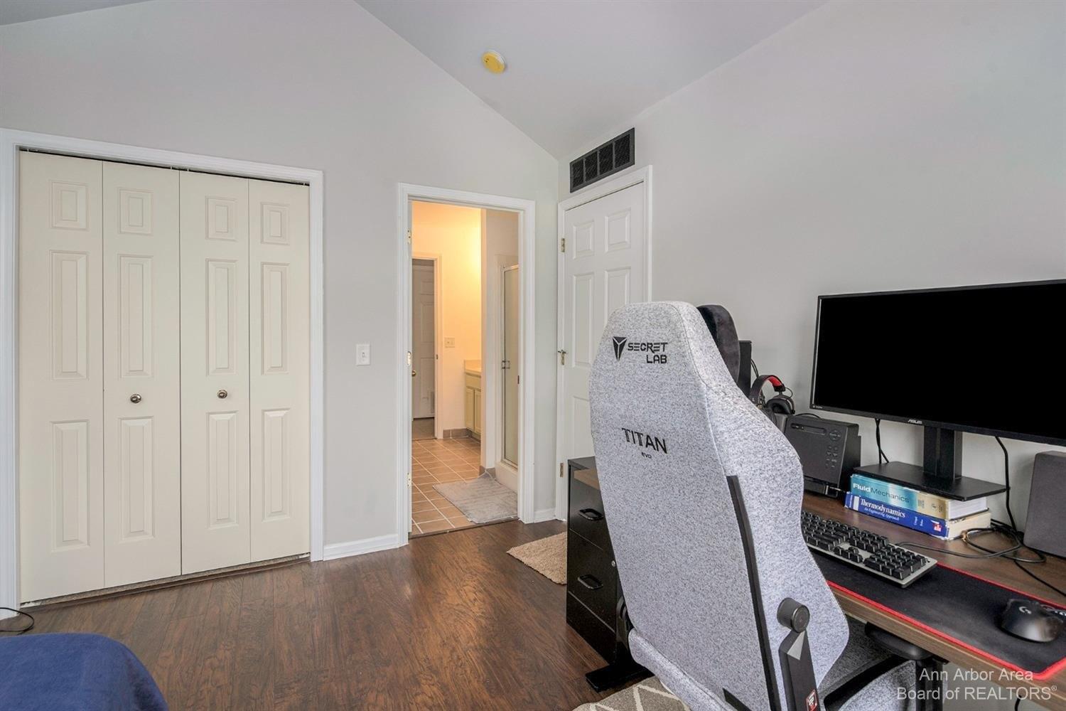 Primrose Ln, Ypsilanti, MI 48197