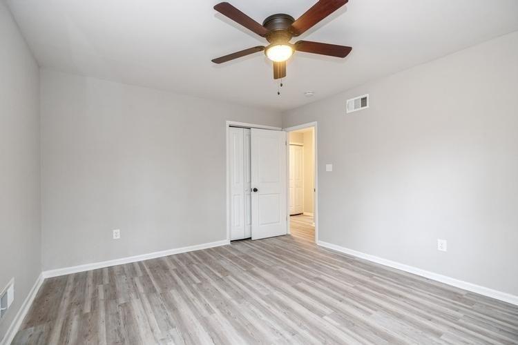 Moores Ave, Hammonton, NJ 08037