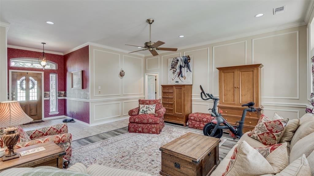 Valley View Dr, Cedar Hill, TX 75104